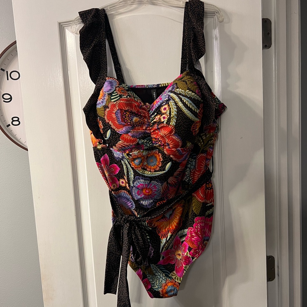 Torrid 1 piece swimsuit with tie, size 3